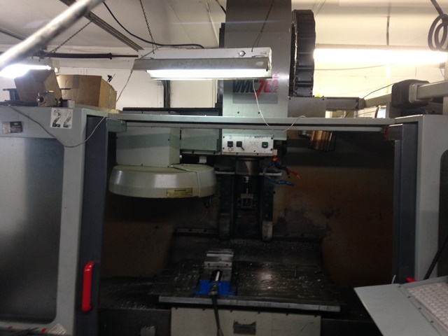 31.5 X, 20 Y, 19.7 Z, Bridgeport 760, 39 x19.3 Tbl,Max load 1,650 Lbs.,6K RPM,BT40, DX32 Control, 240V,3PH,60Hz,'96