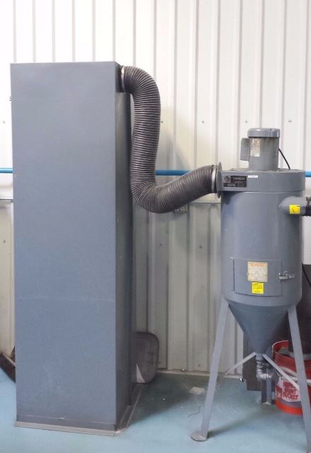 Tinco, 36 W x 24 D x 23 H work area,(4) 25CFM blast guns,3/8 pressure reg w/gauge,abrasive separator & Dust collector,4/2015