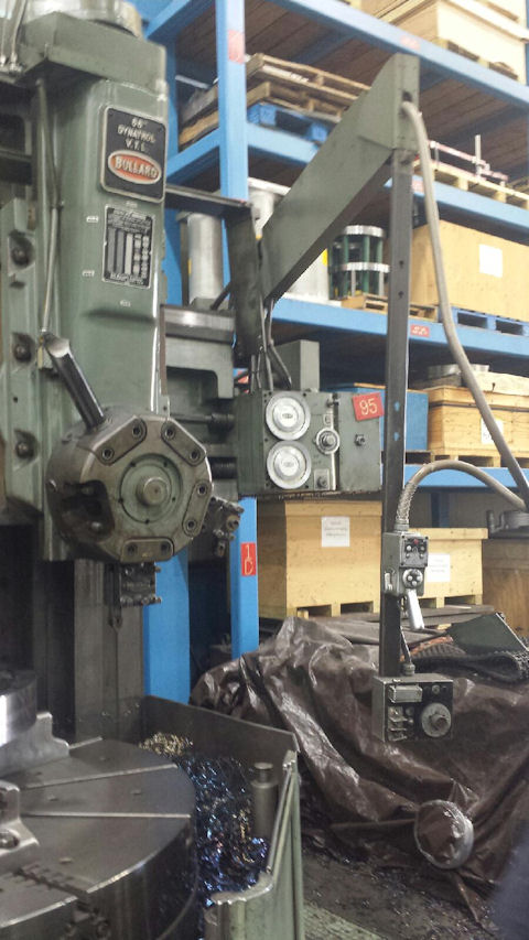 Bullard, No. Dynatrol 66 , 3 jaw cuck with 4 sets of jaws, 5 sided turret, 1 ram head, dual pendant control, 100 HP, 230/460